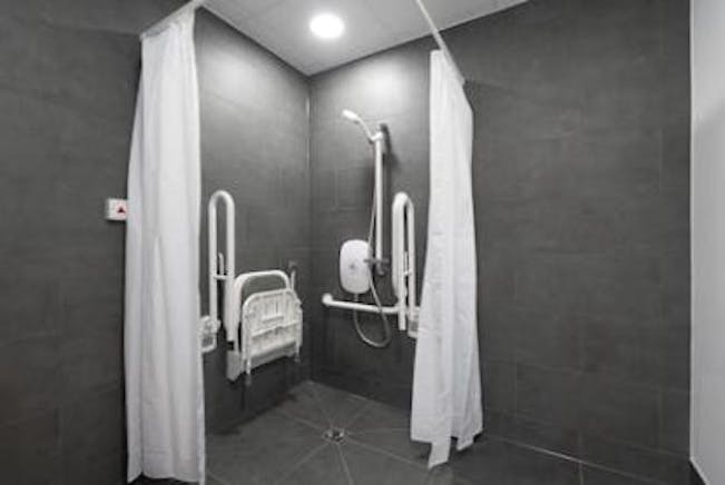 Inca House, Eureka Park, Ashford, Offices To Let - Ashford  Inca House shower.JPG
