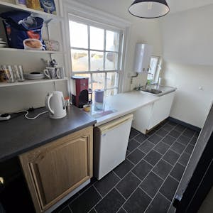 Second Floor Office, 13b High Street, Hailsham, Office / Serviced Office To Let - 20260128_093919_resized.jpg