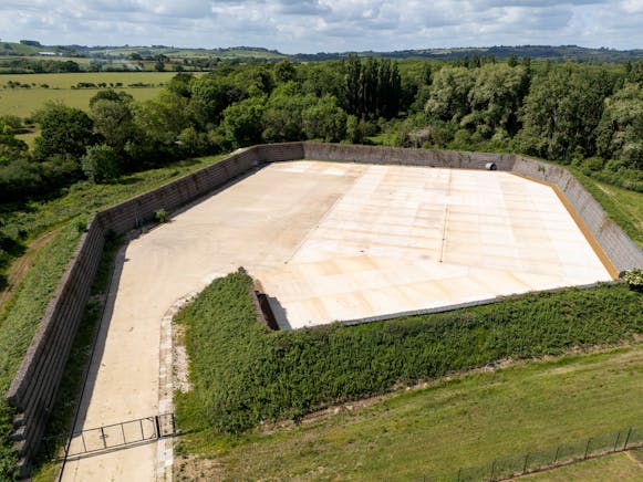 Plot 6035, Westcott Venture Park, Aylesbury, Land To Let - 1 Bund 6035.jpg