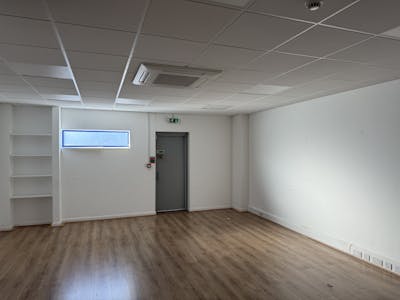 Unit 3 Falcon Court, London, Industrial To Let - IMG_6986.jpg