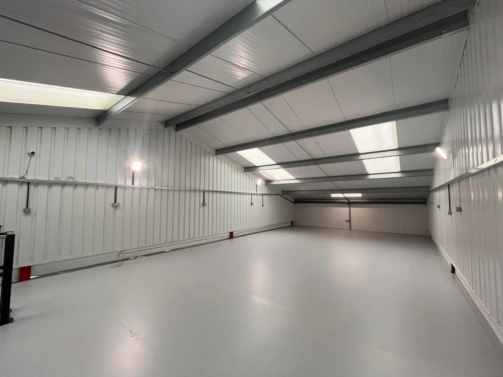 Unit 2 Lodge Yard, Aylesbury, Industrial To Let - 4.jpeg