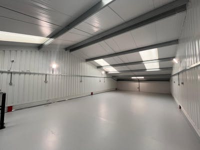 Unit 2 Lodge Yard, Aylesbury, Industrial To Let - 4.jpeg