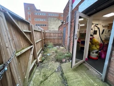 75 Linthorpe Road, Middlesbrough, Retail To Let - thumbnail_IMG_1914.jpg