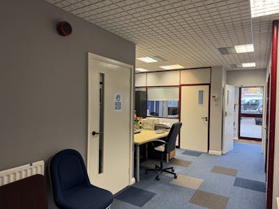 32 The Metro Centre, Watford, Office For Sale - IMG_4852.jpg