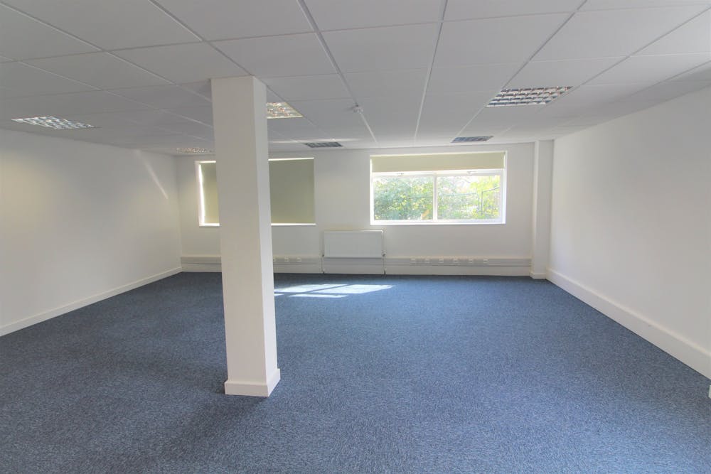 Part Ground Floor, 1102 Bristol Road South, Birmingham, Office To Let - TKYG5173.JPG