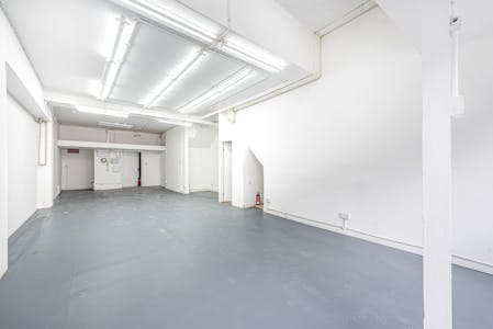 31 Walm Lane, London, Retail To Let - 701385 2.jpg