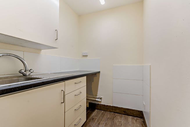 Unit 7, M40 Industrial Estate, Blenheim Road, High Wycombe, Industrial To Let - 8643828interior05800.jpg