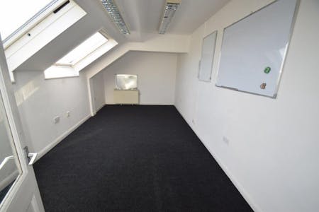 Warren House, Hockley, Office To Let - DSC_1091.jpg