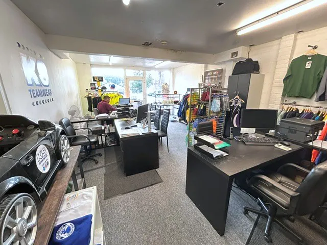 9a & 9b Sunninghill Road, Sunninghill, Investment / Residential / Retail For Sale - Updated Shop Teamwear ii.jpg