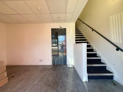 Unit 5, Inwood Business Centre, Hounslow, Industrial / Warehouse To Let - IMG_7829.JPEG