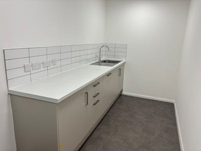 Unit 10, Oakwood Trade Park, Crawley, Industrial/Logistics To Let - IMG_0746.jpeg