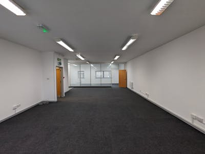 Unit 15 Boundary Business Centre, Woking Surrey, Industrial / Office To Let - 1000002430.jpg