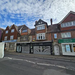 8 High Street, Crowborough, Office / Retail To Let - 20260901_101032_resized.jpg