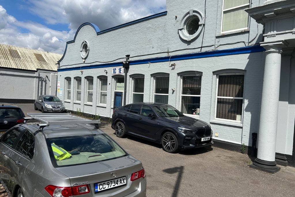 Industrial Unit in Tottenham - photo 3