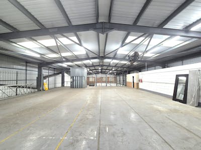 Unit 4 Suthers Street, Oldham, Industrial/Logistics To Let - 20241126_103256.jpg