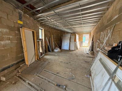 1 Regency Court, Rayleigh, Office / Retail To Let - Picture 6.jpg