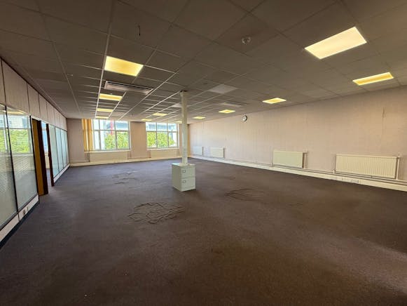 19-20 Clifftown Road, Southend-on-Sea, Office To Let - IMG20250715WA0067.jpg