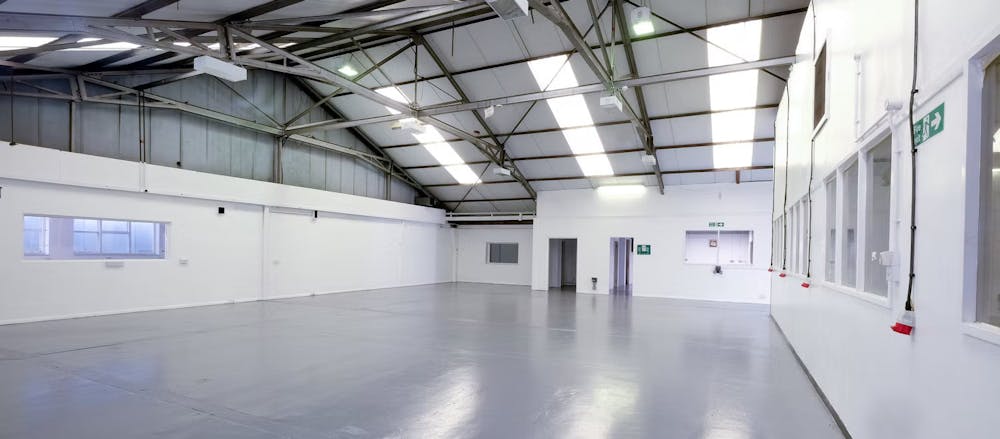 3 Hill Farm Avenue Industrial Estate - Unit 3 Warehouse.jpg