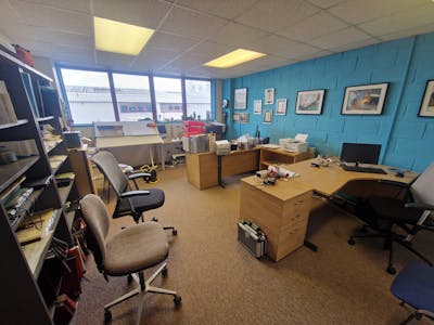 8 Stratfield Park, Waterlooville, Industrial / Warehouse For Sale - 20260211_103705.jpg