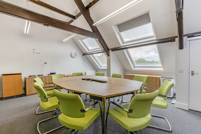 1-2 Broadway Court, Chesham, Offices To Let / For Sale - 108314_2-Broadway-Court-High-Street-Chesham  (19).jpg