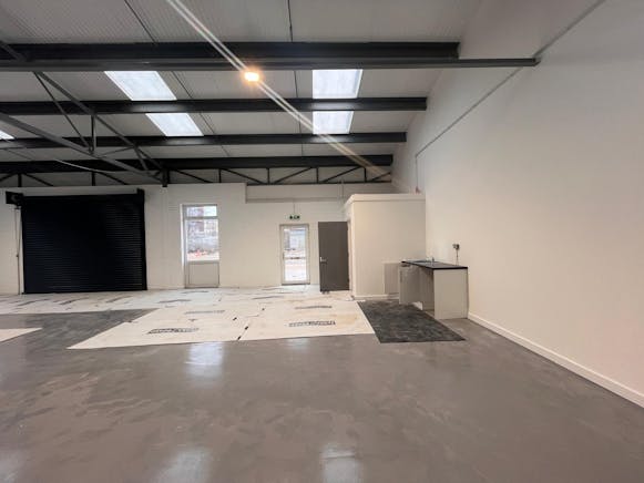 Units 2-4 The Point, Aylesbury, Industrial To Let - WhatsApp Image 20251217 at 16455.jpeg