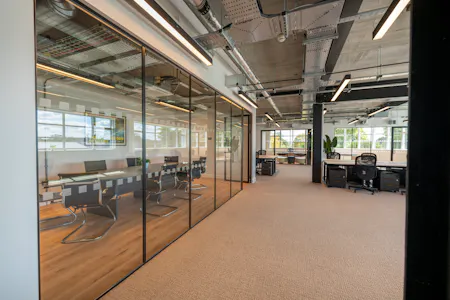 Ealing Studios, London, Office To Let - EALING_6994_I-BLOCK-MEETING-ROOM-REFLECTION.jpg