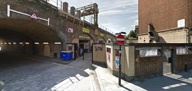 Arch 171-172 Sail Street, Waterloo, Waterloo, Industrial / Offices To Let - Rear yard.jpg