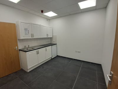 Unit 7, IO Trade Centre, Reading, Industrial/Logistics / Industrial / Storage / Trade Counter / Trade Counter / Showroom / Warehouse / Industrial / Warehouse To Let - 1000011162.jpg