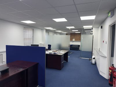 Roman House, Elstree, Office To Let / For Sale - IMG_4678.jpg