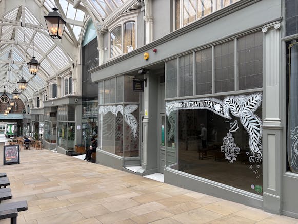 Unit 8-9 Grand Arcade, Leeds, Leisure / Retail To Let - extrenal 2.jpg
