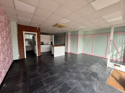 410 Rayleigh Road, Leigh-on-Sea, Retail / Retail - In Town To Let - IMG20250728WA0002.jpg