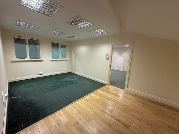 4 Victoria Court, Wickford, Industrial / Office To Let - WhatsApp Image 20251212 at 085513.jpeg