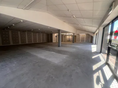 786-794 Oxford Road, Reading, Class E Retail / Leisure / Retail / Trade Counter / Trade Counter / Showroom To Let - 20260814_105624745_iOS.jpg