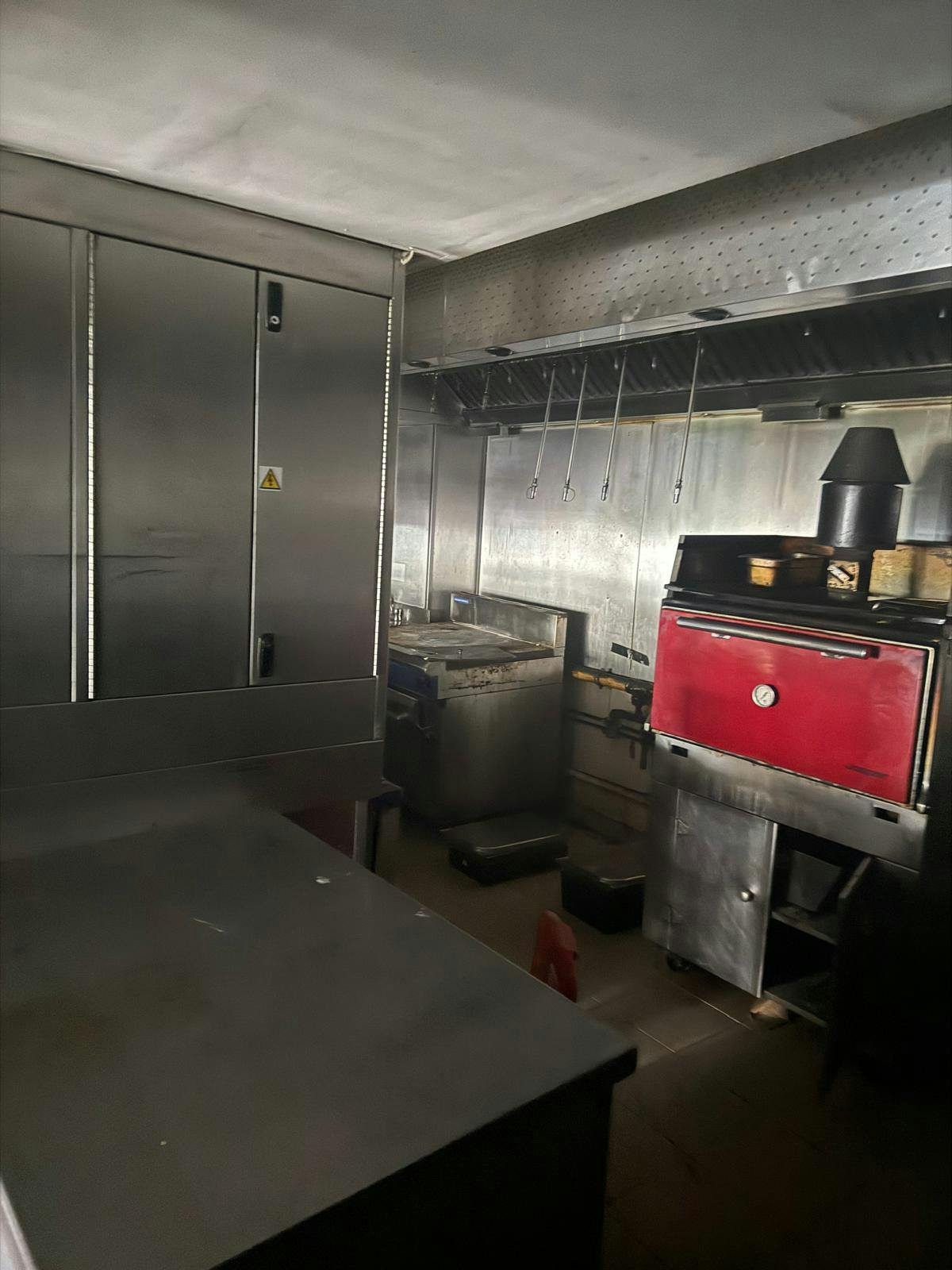 4 Riverside Walk, Kingston upon Thames, Restaurant To Let - original-4C7A2968-0184-48F9-976B-D3BC22855DB7.jpeg