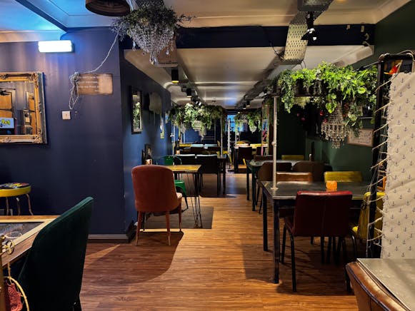 Fully Fitted 44 Cover Licensed Bar & Restaurant, 1-2 Lower Auchingramont Road, Hamilton To Let - IMG_3387.jpg