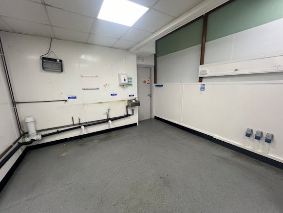 Harbour Island, Harbour Exchange Square, London, Restaurant / Retail To Let - IMG_1085.jpeg