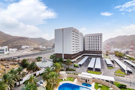 Hatat Complex, Way 5134, Wadi Adai, Office / Retail To Let - HATAT COMPLEX A WITH POOL.jpg