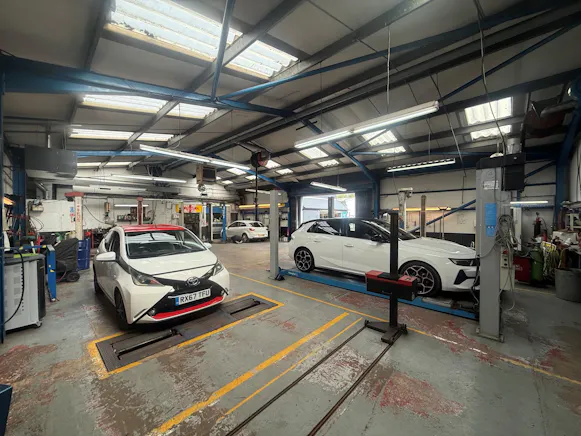 Showroom and garage facility, Kennedy Drive, Eldene,, Swindon, Industrial To Let / For Sale - 29.jpg