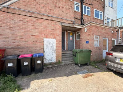 88 Rectory Grove, Leigh-on-Sea, Retail To Let - caf4aade-8ecd-484f-a63e-2769cb3652ad.jpg