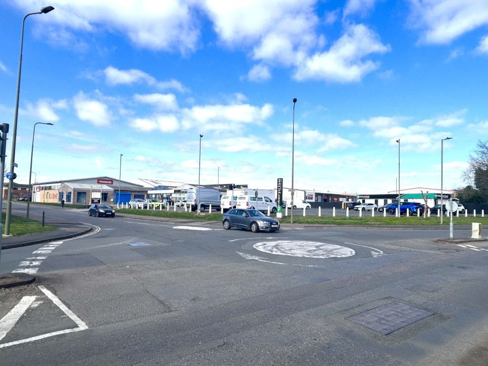 1 Churchill Road, Bicester, Industrial / Retail / Trade Counter Lease Assignment - IMG_7364.jpg