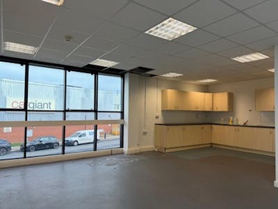 Unit 1 Hogarth, 39-40 Hythe Road, London, Industrial/Logistics / Open Storage To Let - Picture3.jpg