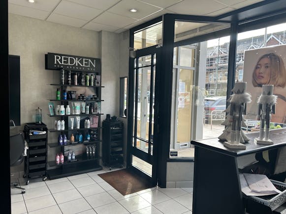 63 Chobham Road, Sunningdale, Retail To Let - 2.jpg