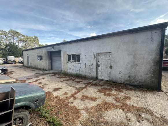 Rushmoor Garage, Tilford Road, Farnham, Motortrade / Industrial / Warehouse To Let - IMG_9906.JPG