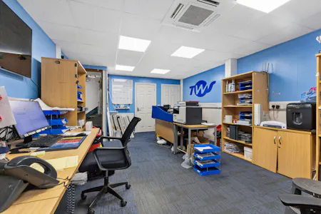 Unit 17, Aylesbury, Industrial / Trade Counter For Sale - 112514_17 Anglo Business Park(15).jpg