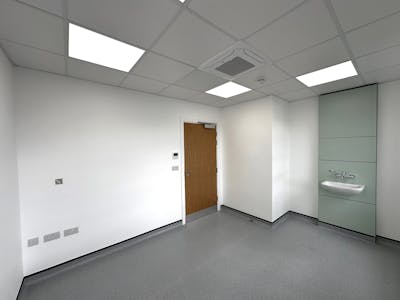 Heaton House, Birmingham, Healthcare / Office To Let - 9.jpg