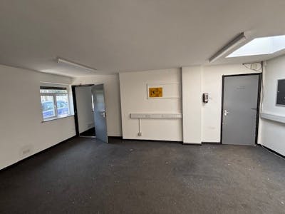 Unit 19, Llandough Trading Estate, Cardiff, Industrial To Let - unit 19 04.jpg