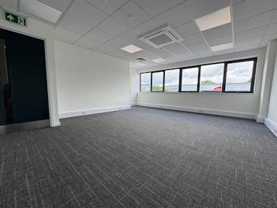 Unit 19, Trident Industrial Estate, Colnbrook, Industrial/Logistics / Industrial / Warehouse To Let - IMG_3105.JPG