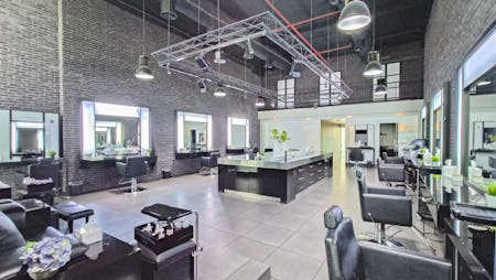 Segaya Plaza Retail for Saloon, Segaya, Manama, Retail To Let - 5.jpg