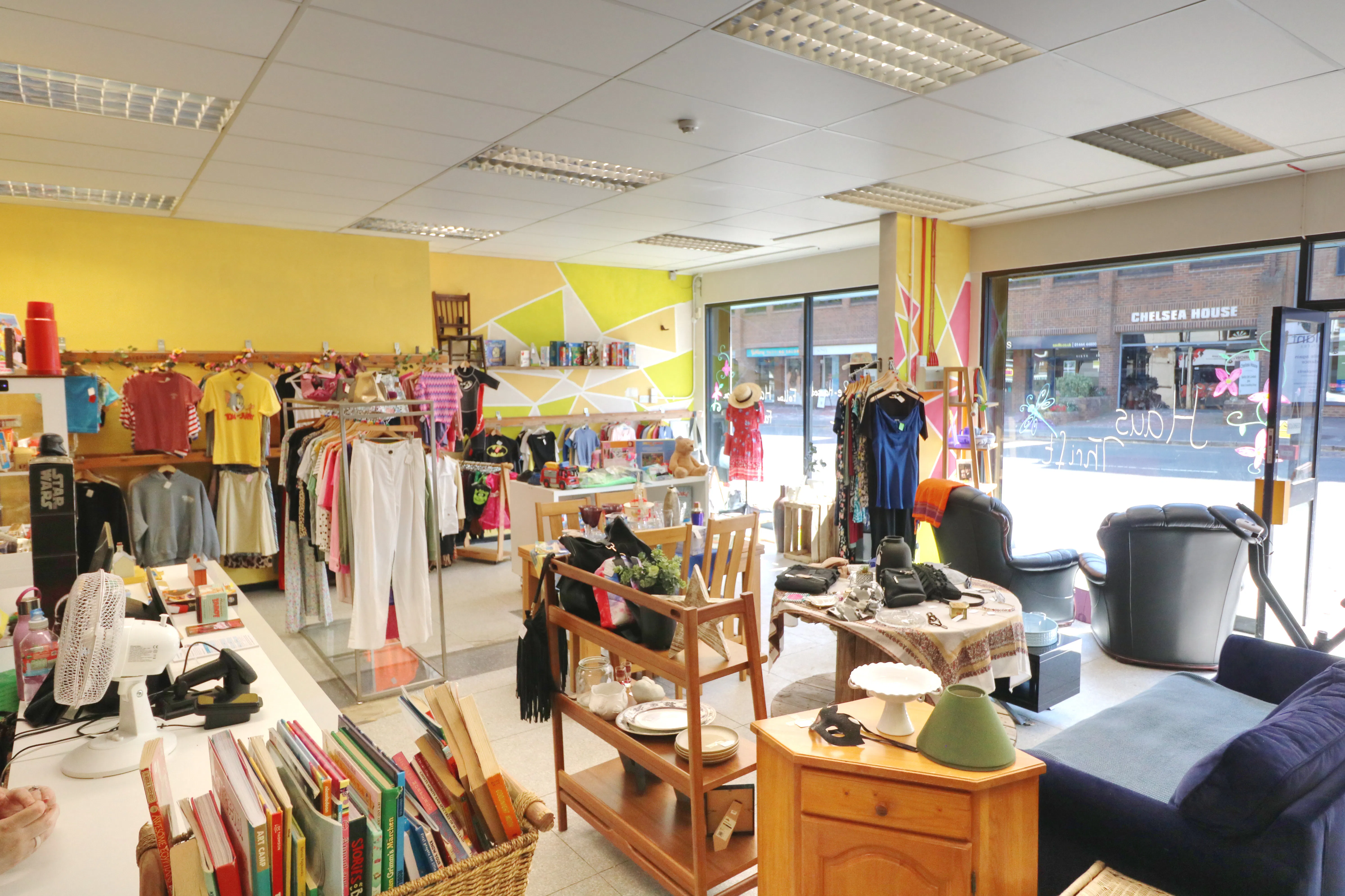 7-9 The Broadway, Haywards Heath, Retail To Let - INside.jpg