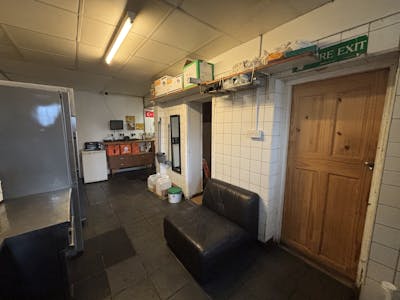 33,33a,35 &35a Station Road, Burgess Hill, Investment For Sale - IMG_0231.jpeg